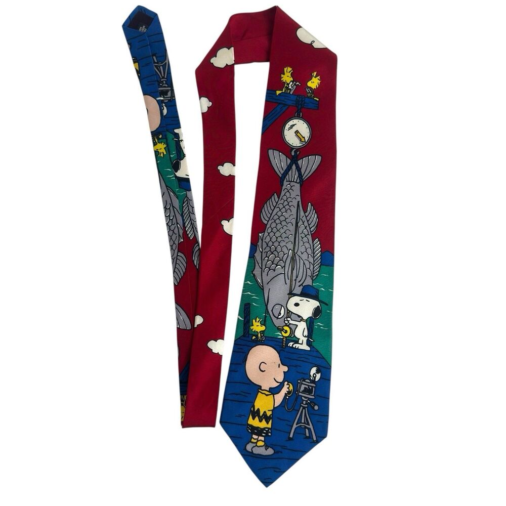 Peanuts Men's 100% Silk Necktie Worlds Greatest Fisherman Snoopy  Charlie Brown